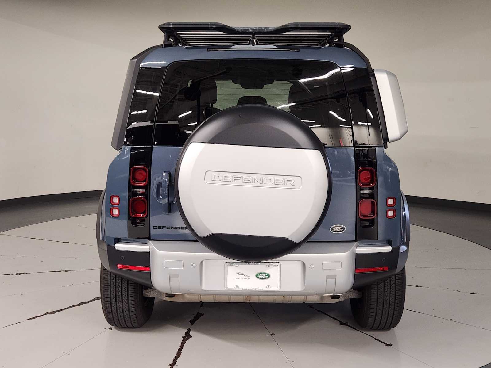 Used 2023 Tasman Blue Metallic Land Rover S image 10