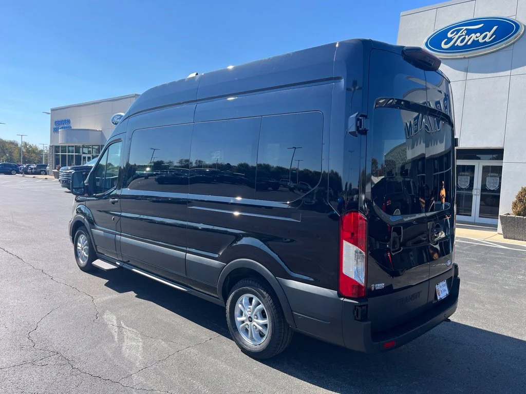 New 2027 Black Ford XL image 3