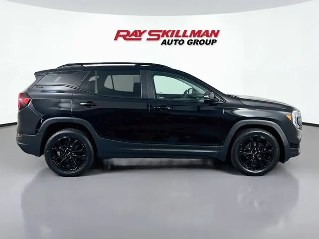 Used 2022 Black GMC SLE image 8