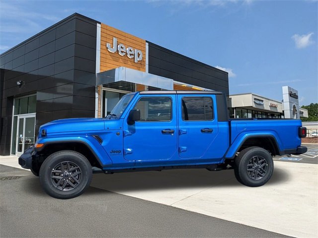 2025 Jeep Gladiator Sport S photo 3
