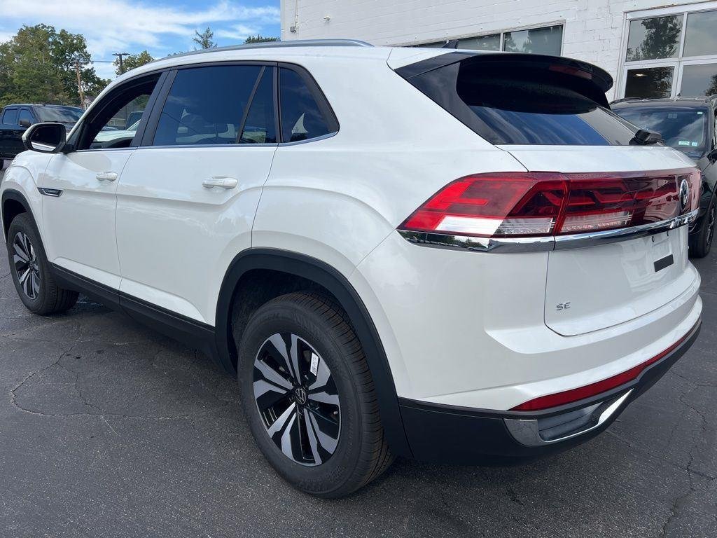 New 2026 Opal White Pearl Volkswagen 2.0T SE image 3