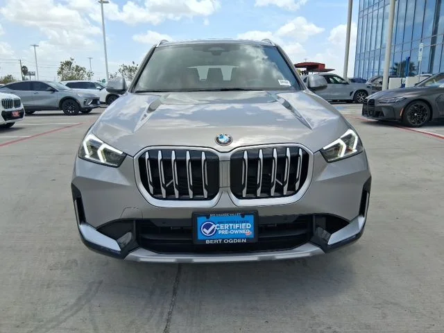 Used 2025 Silver BMW xDrive28i image 2