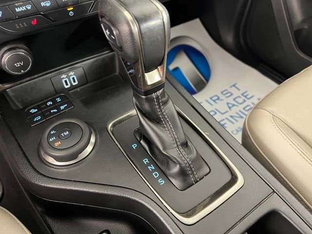 Used 2019 White Ford Lariat image 31