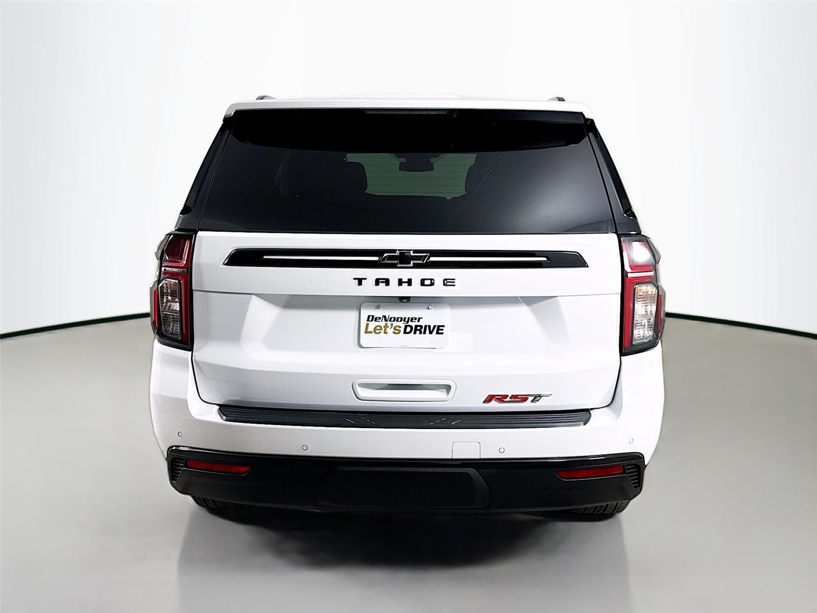 Used 2024 Summit White Chevrolet RST image 8