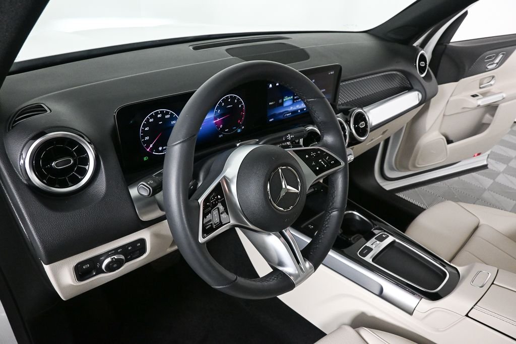 Used 2026 White Mercedes-Benz GLB 250 image 6