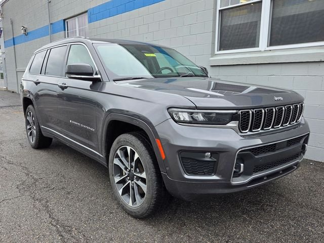 Used 2021 Gray Jeep Overland image 3