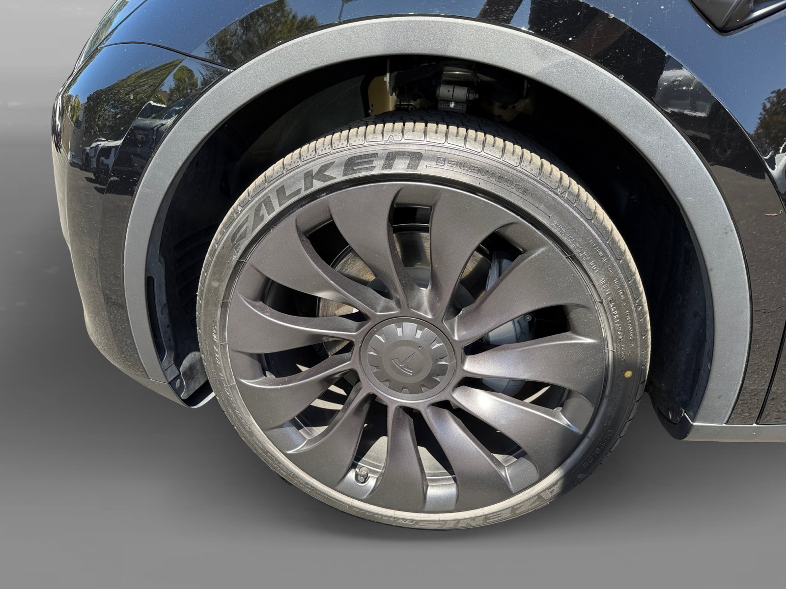 Used 2023 Solid Black Tesla Standard Range image 9
