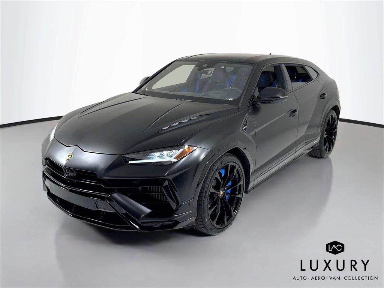 Used 2024 Nero Noctis Metallic Lamborghini S image 4