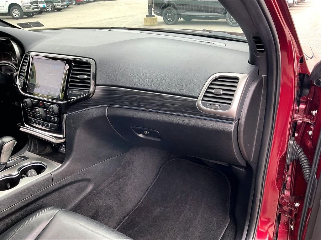 Used 2022 Velvet Red Pearlcoat Jeep Limited image 12