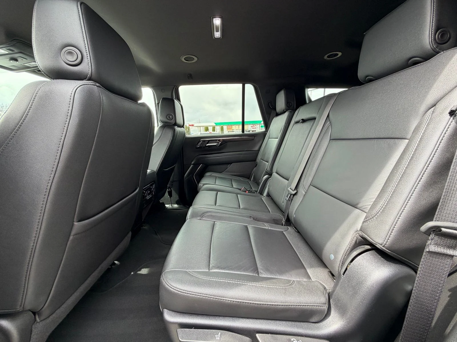 Used 2025 White Chevrolet LT image 25