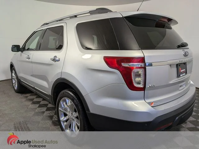 Used 2015 Silver Ford XLT image 4