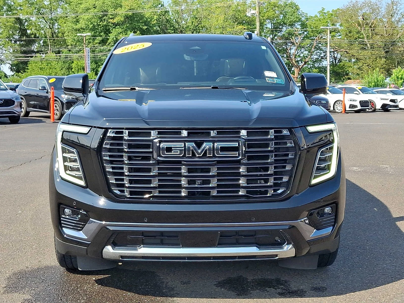 Used 2025 Onyx Black GMC Denali Ultimate image 2