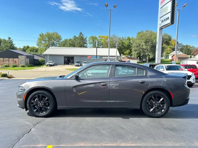 Used 2021 Gray Dodge SXT image 6