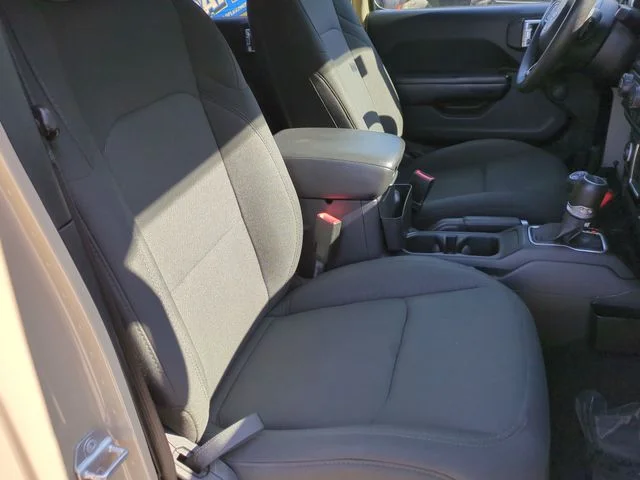 Used 2020 Beige Jeep Sport image 25
