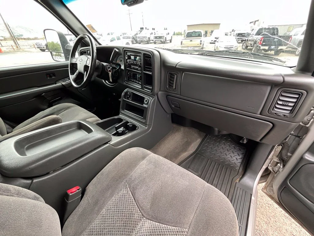 Used 2006 Tan Chevrolet Work Truck image 19