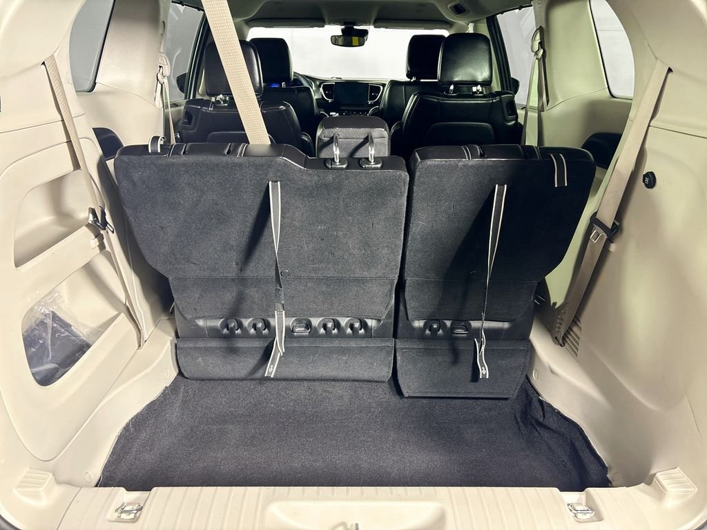 Used 2024 Silver Chrysler Touring L image 19