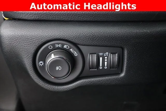 2026 Chrysler Pacifica Select - Photo 20