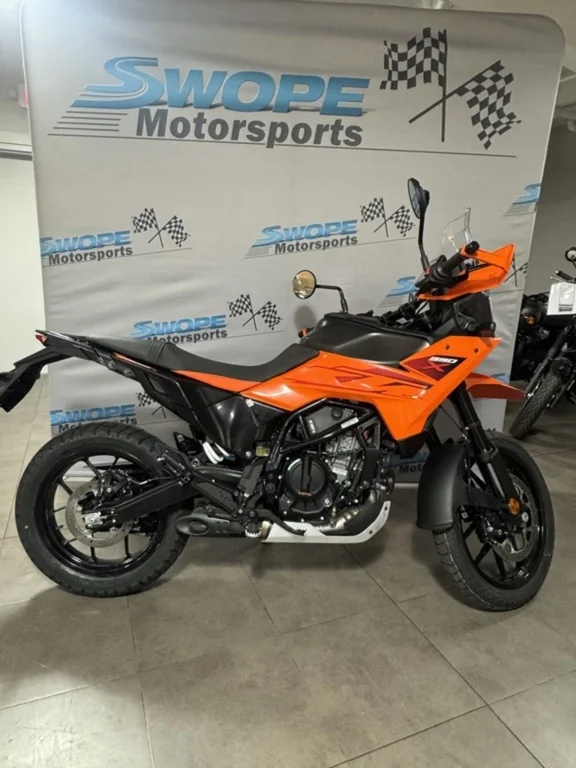 New 2025  KTM 390 R image 2