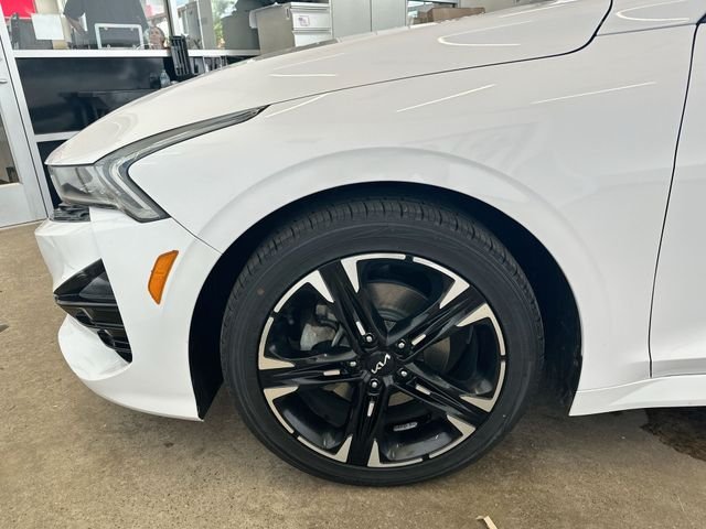 Used 2022 White Kia GT-Line image 20