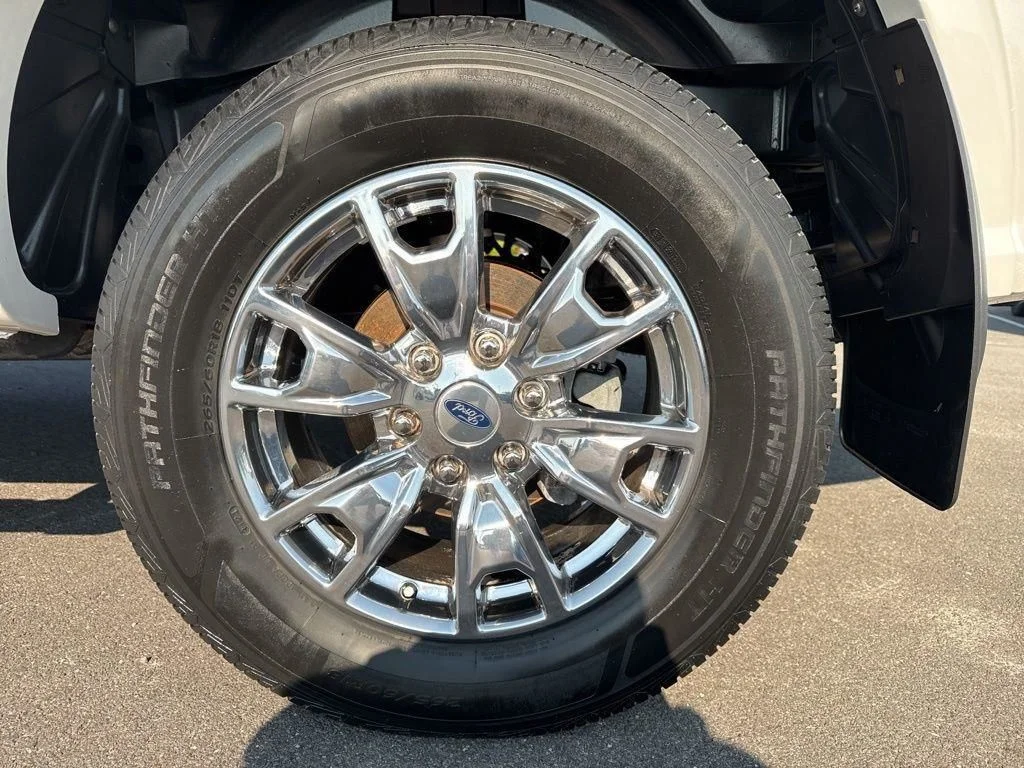 Used 2019 White Ford Lariat image 13