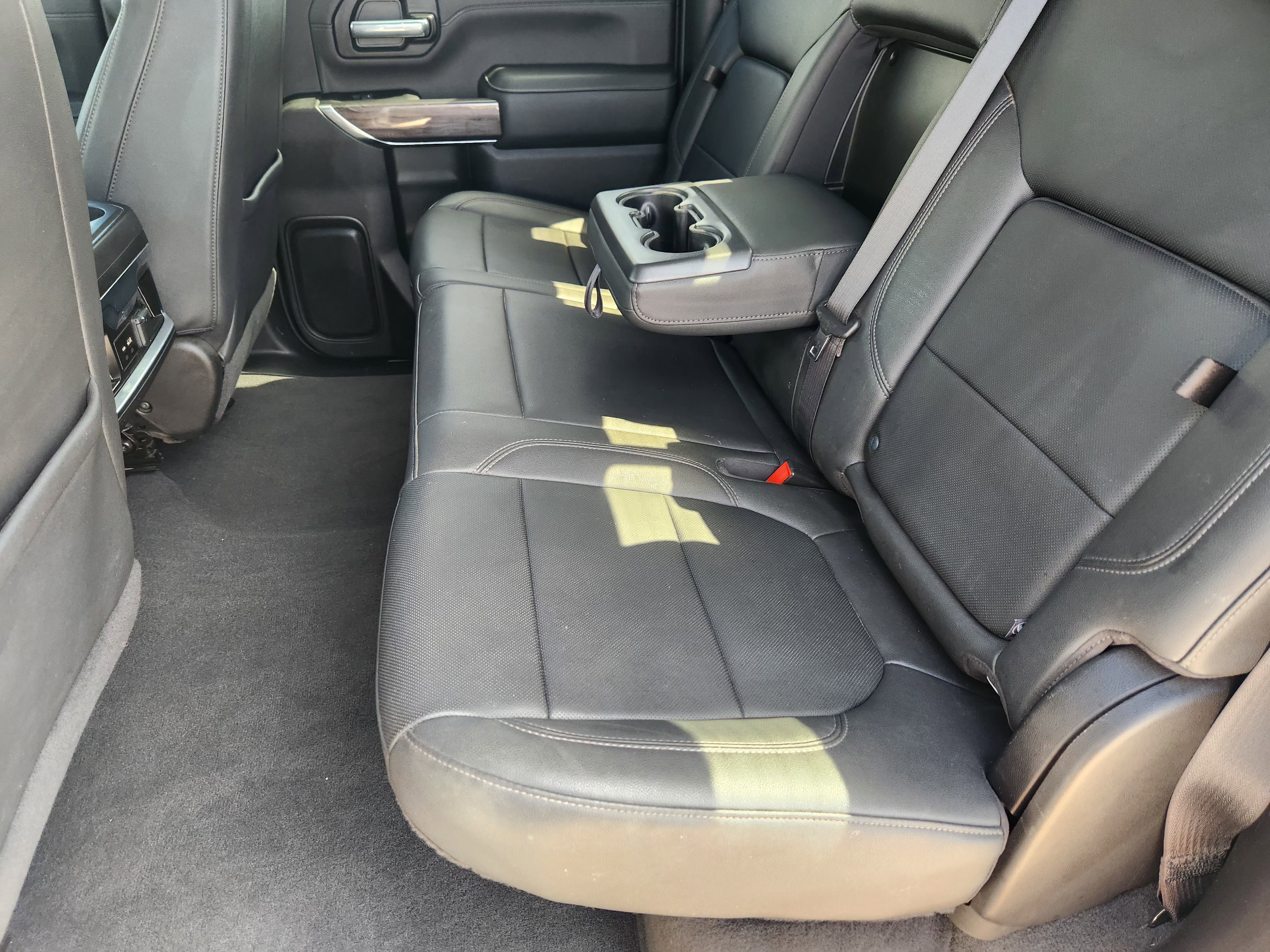 Used 2022 Summit White Chevrolet LTZ image 31