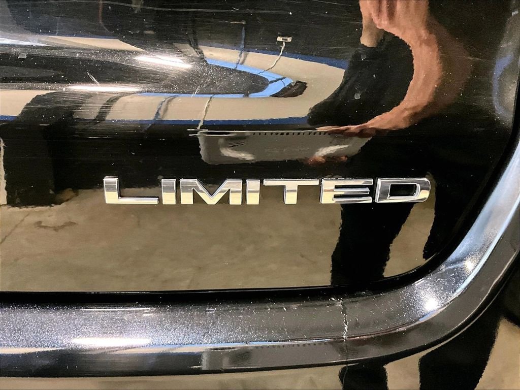 Used 2022 Black Jeep Limited image 30
