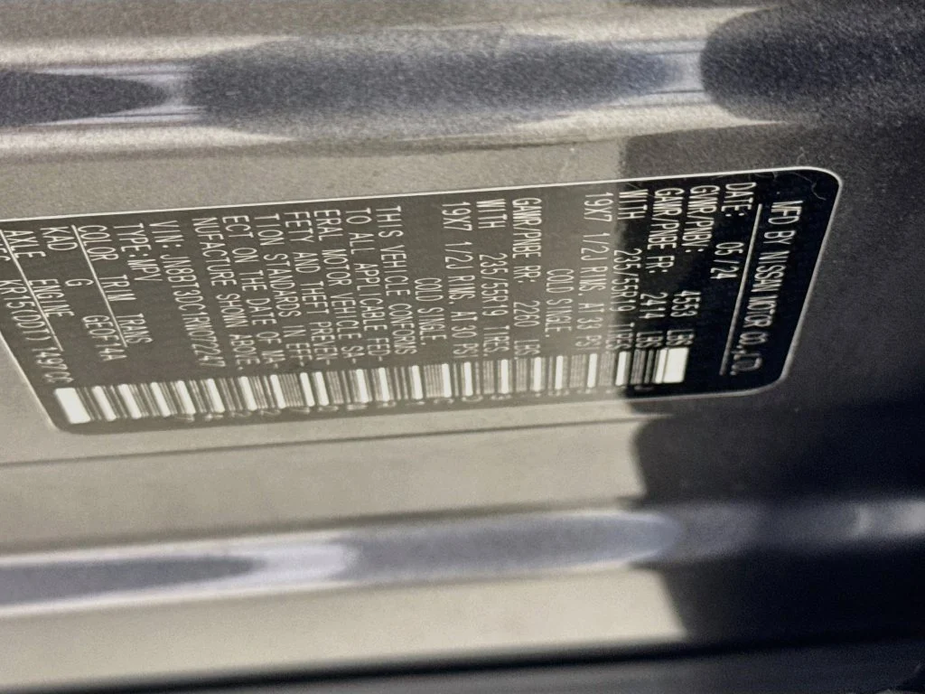 Used 2024 Gray Nissan Platinum image 41
