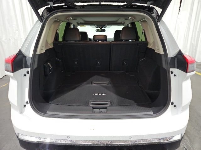 2026 Nissan Rogue Platinum - Photo 14