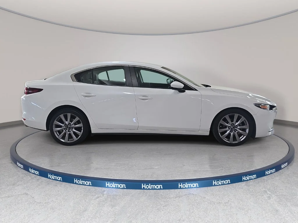 Used 2020 Snowflake White Pearl Mica Mazda Select image 6