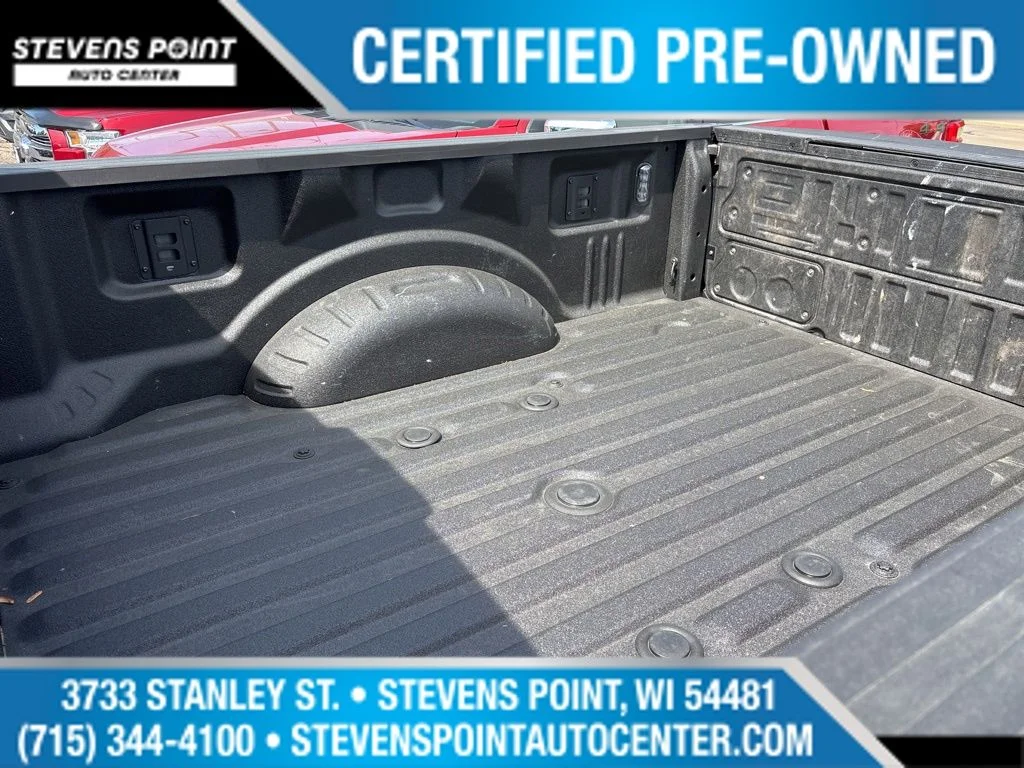 Used 2025 Carbonized Gray Metallic Ford Lariat image 30