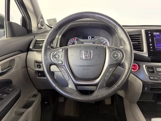 Used 2018 Silver Honda EX-L image 23