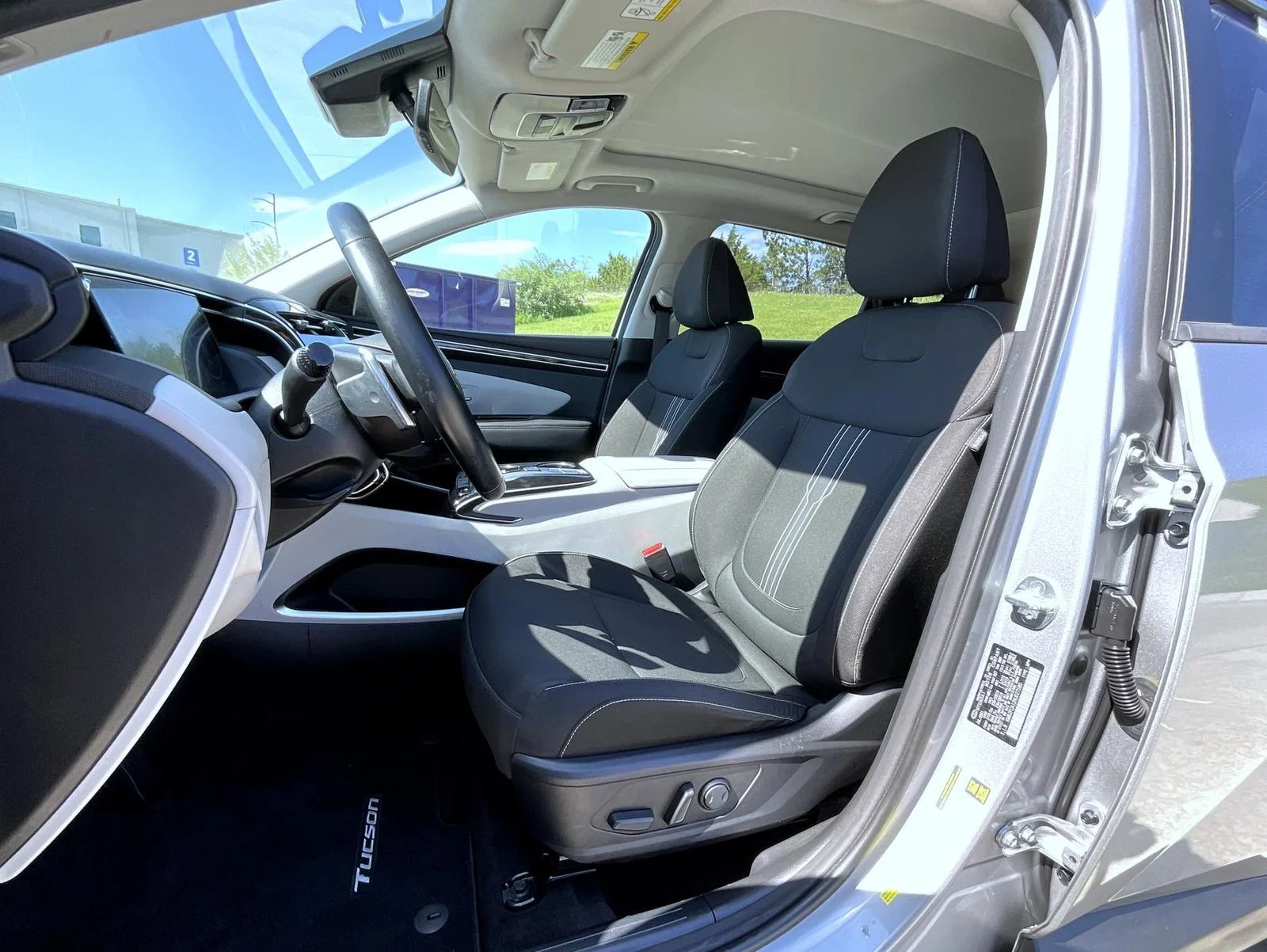Used 2022 Silver Hyundai SEL Convenience image 10