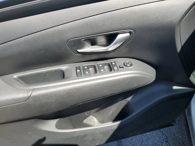 Used 2024 Silver Hyundai Blue image 13