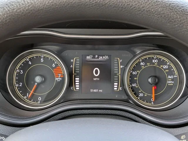 Used 2020 Silver Jeep Latitude image 23