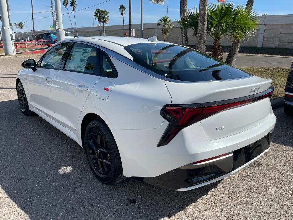 New 2026 White Kia LXS image 5