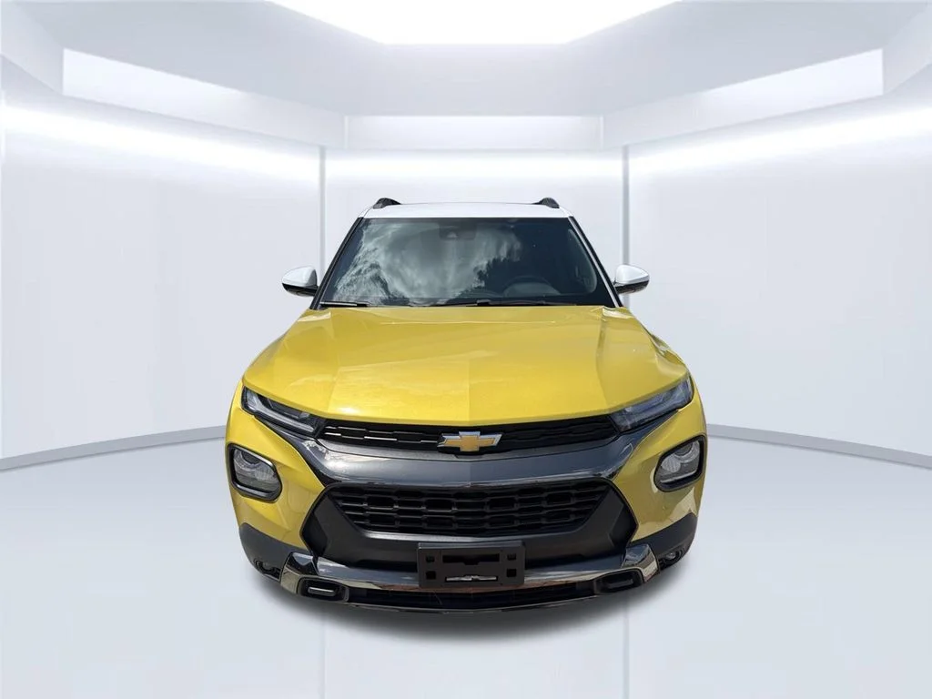 Used 2023 Yellow Chevrolet ACTIV image 2