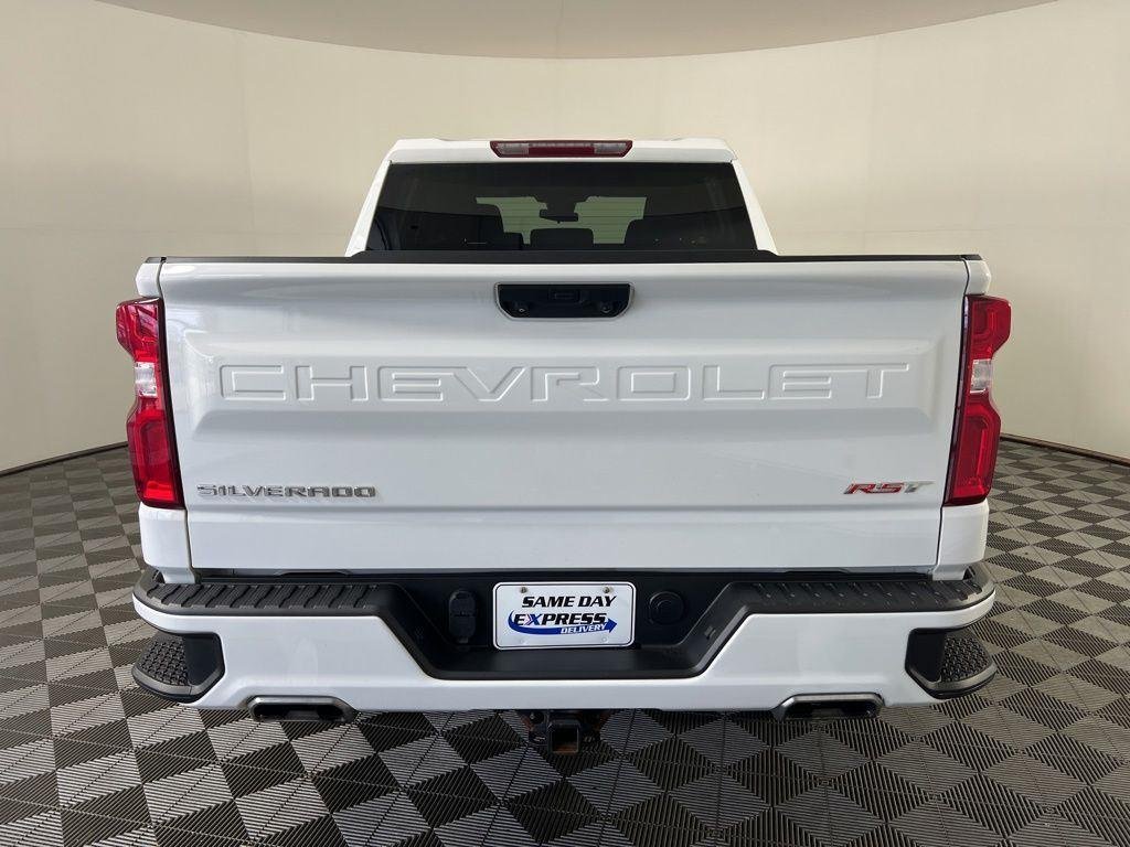 Used 2022 Summit White Chevrolet RST image 25