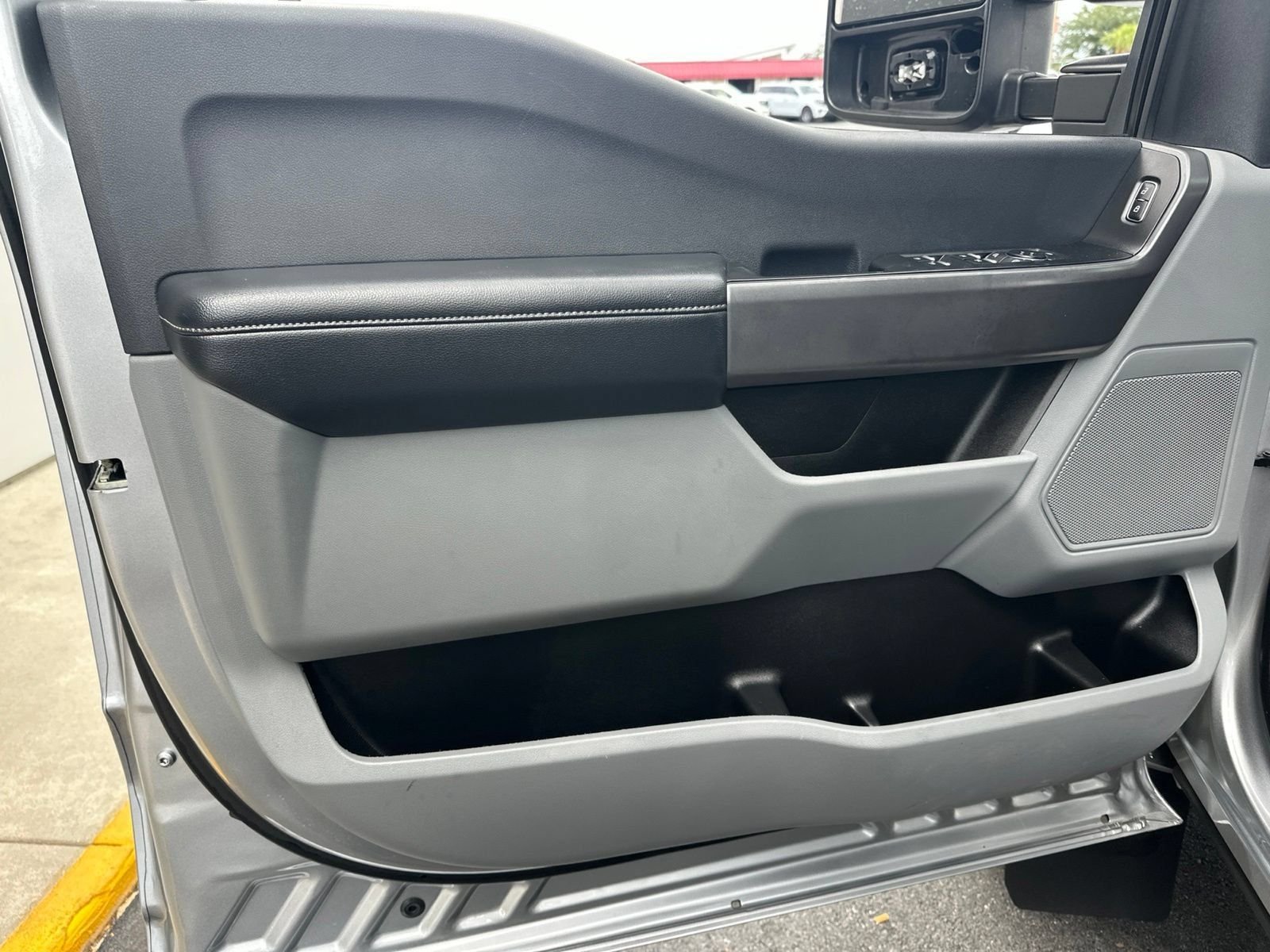 Used 2024 Silver Metallic Ford XLT image 21