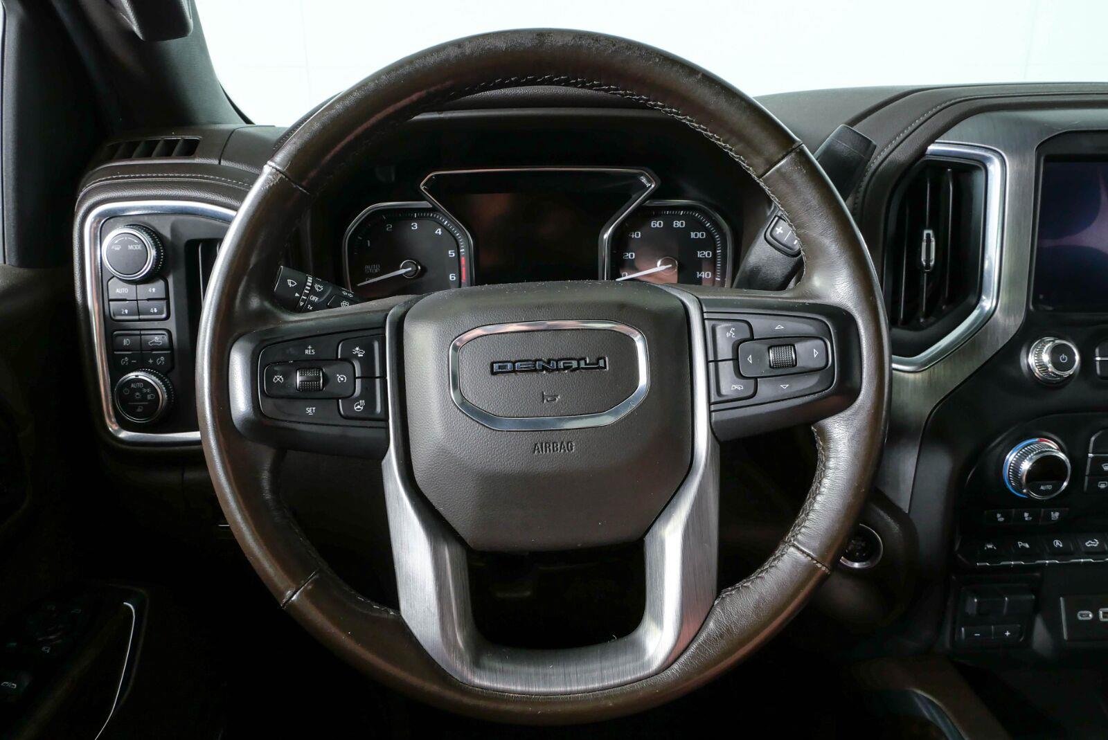Used 2021 White GMC Denali image 10