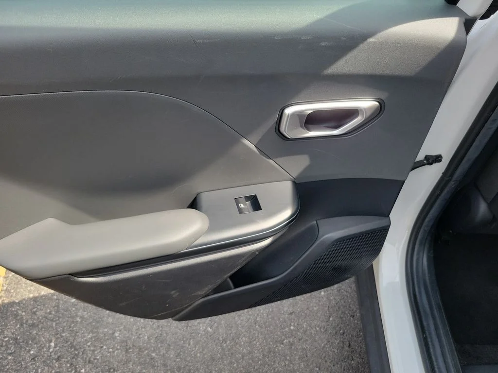 2025 Kia K4 LXS - Photo 16