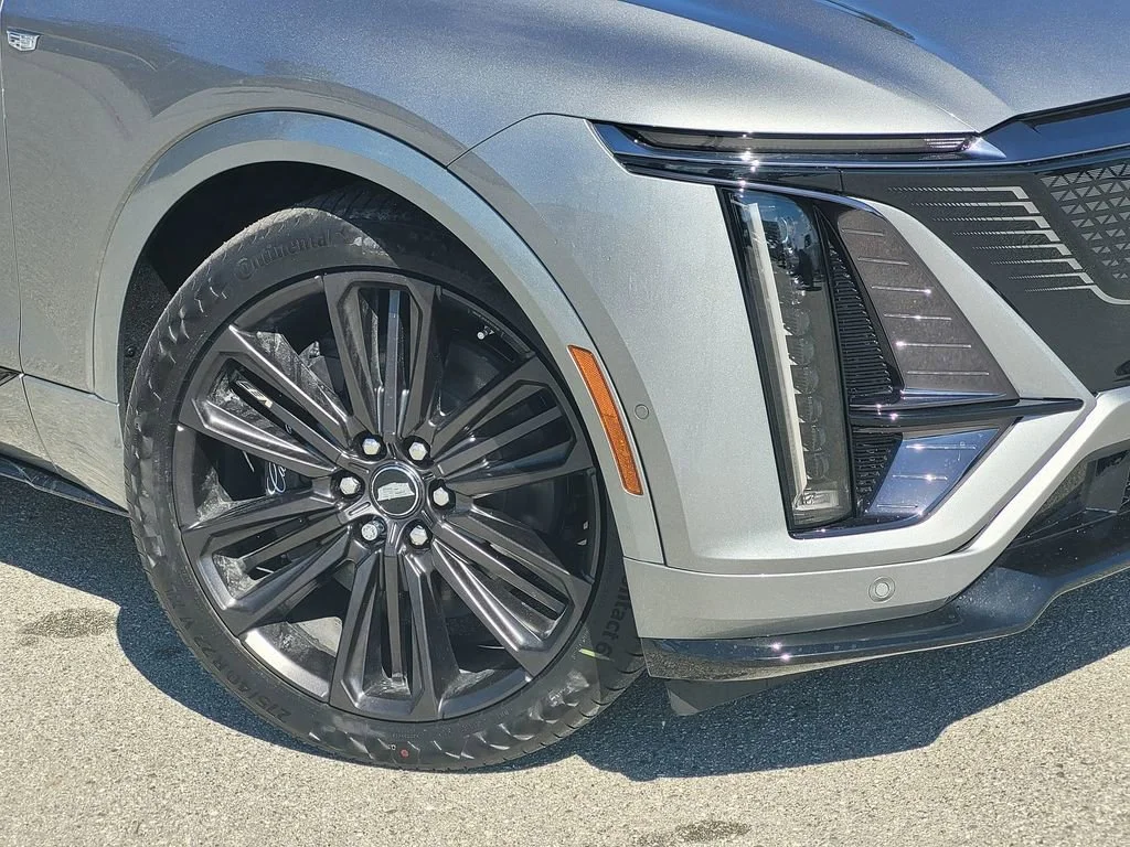 2026 Cadillac LYRIQ V Premium - Photo 3