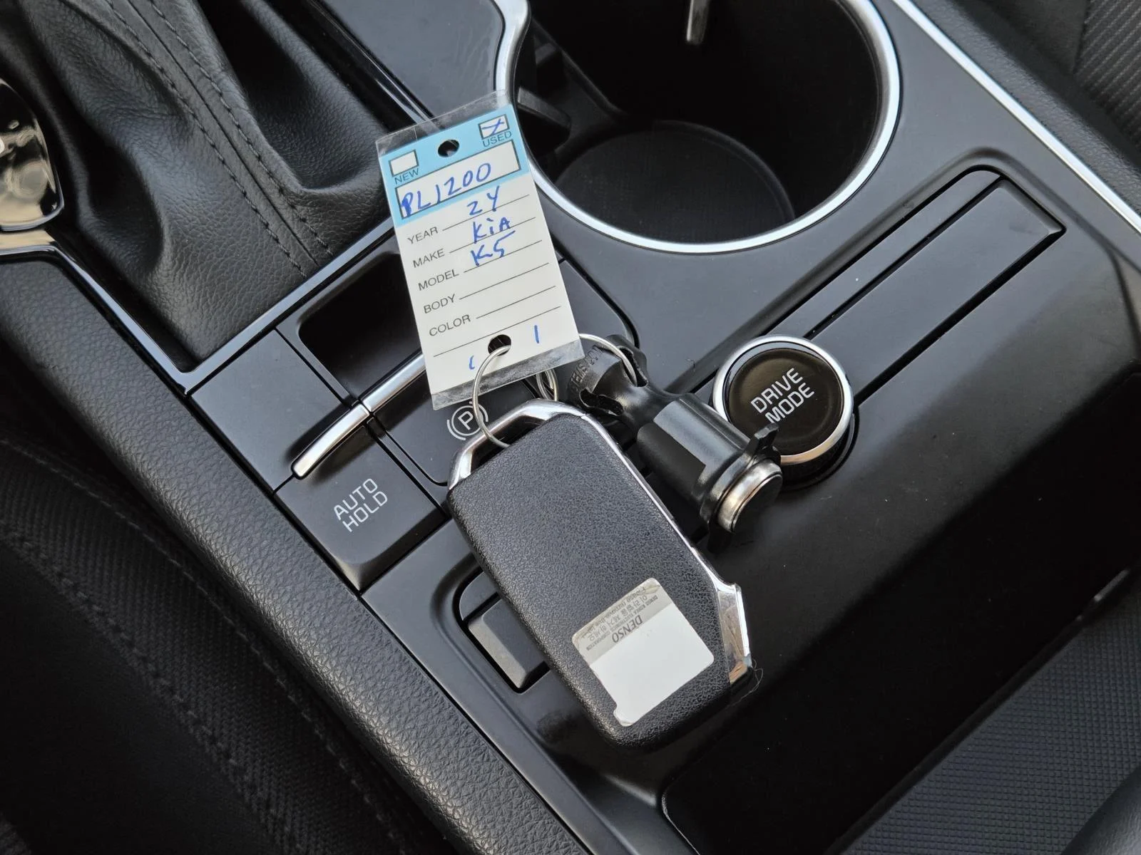 Used 2024 Gravity Gray Kia LXS image 40