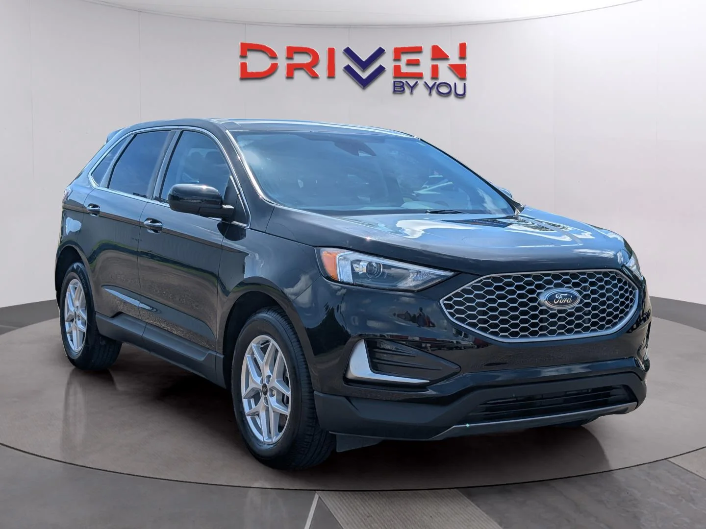 Used 2024 Agate Black Ford SEL image 7