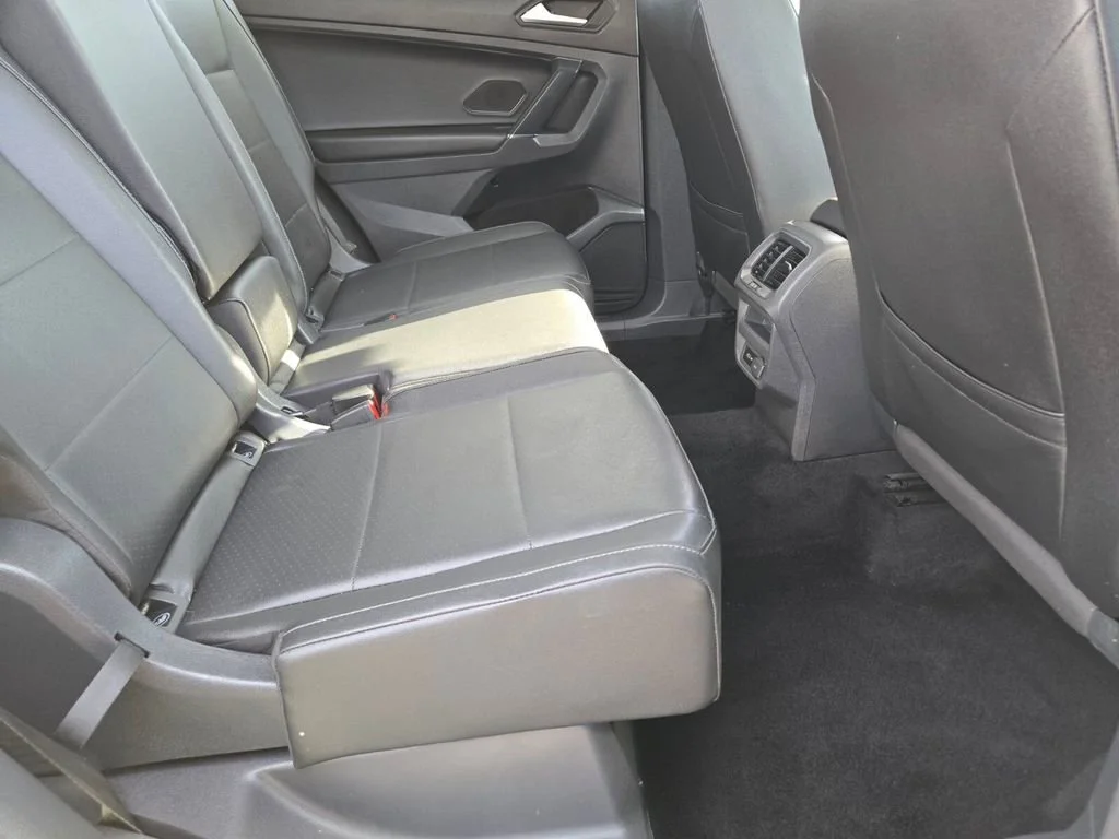 Used 2020 White Volkswagen SE image 14