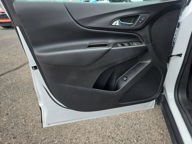 Used 2024 Summit White Chevrolet LT image 10
