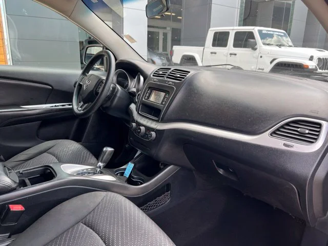 Used 2017 Silver Dodge SE image 22