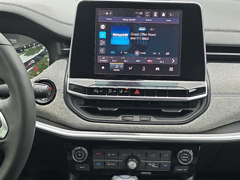 Certified Used 2025 Black Jeep Latitude image 25