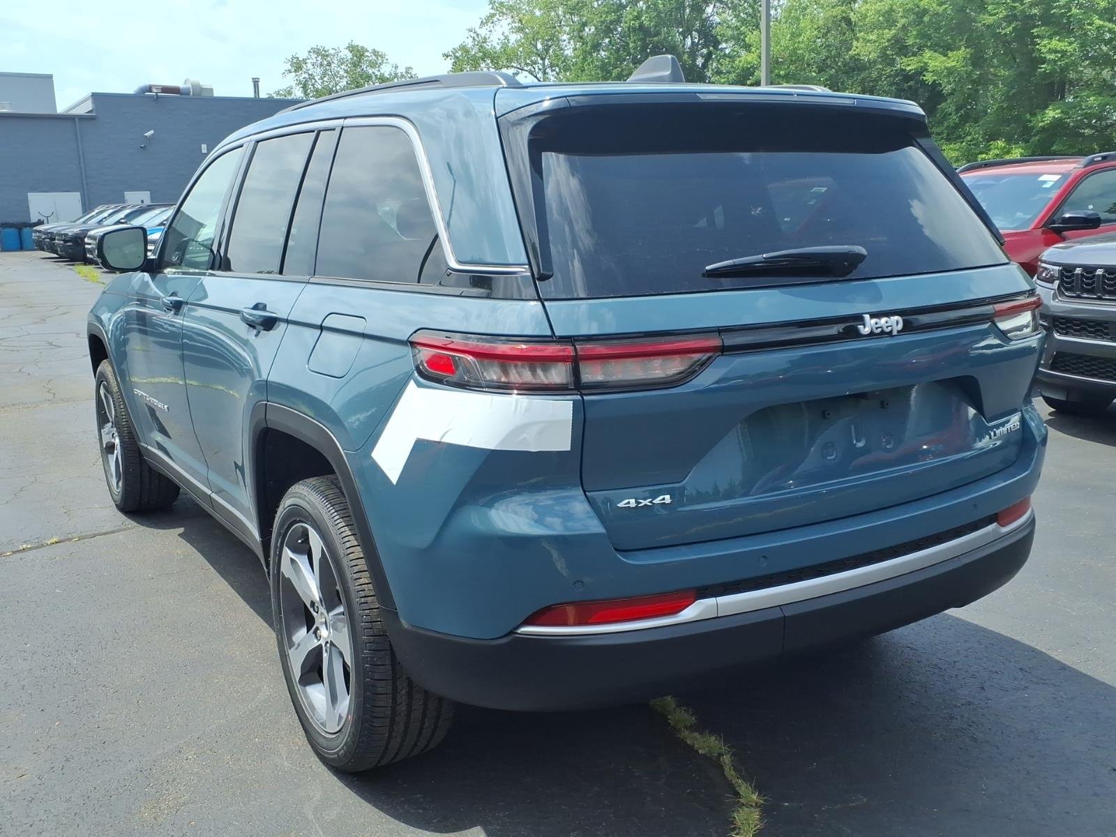 New 2026 Steel Blue Exterior Paint Jeep Limited image 4