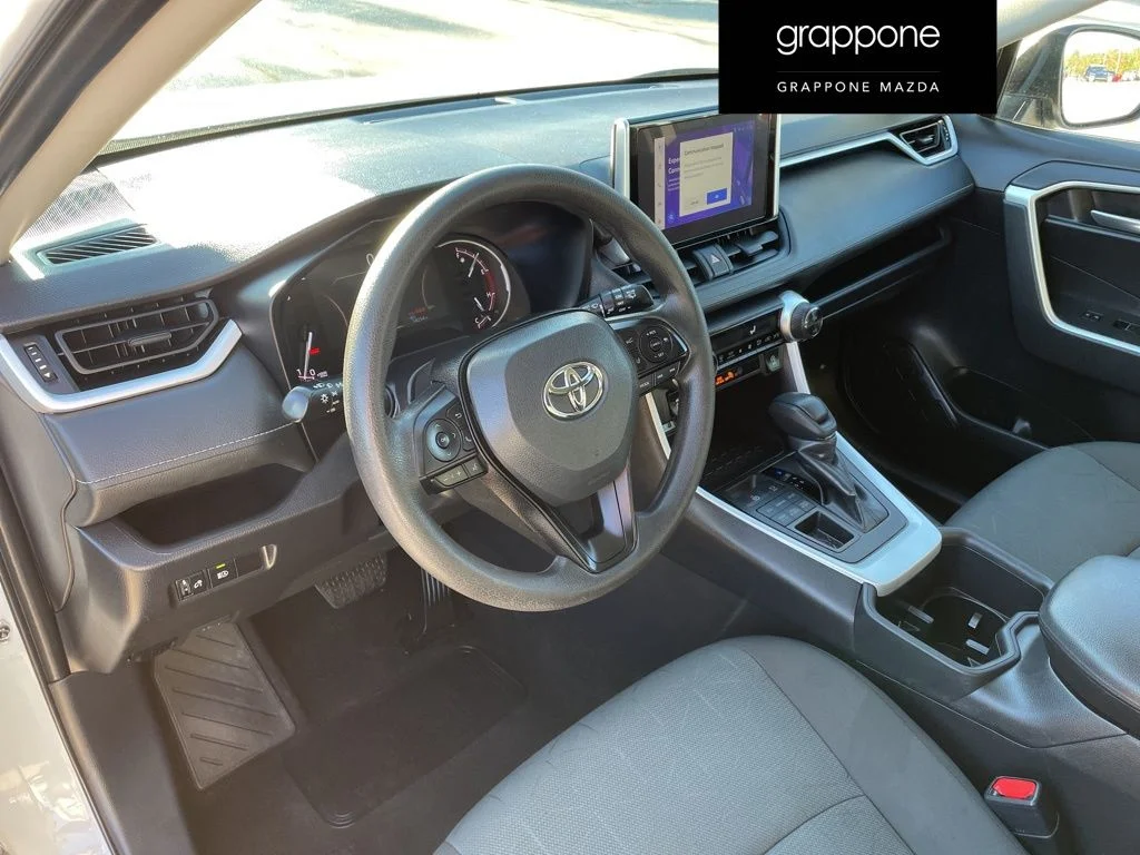 2023 Toyota RAV4 XLE - Photo 9