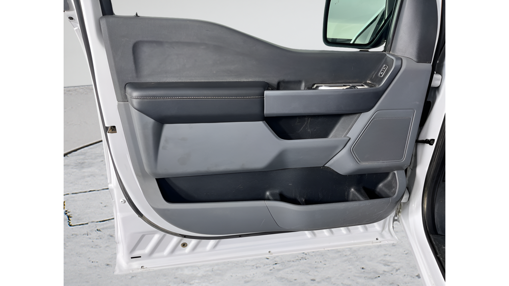Used 2023 Oxford White Ford XLT image 19